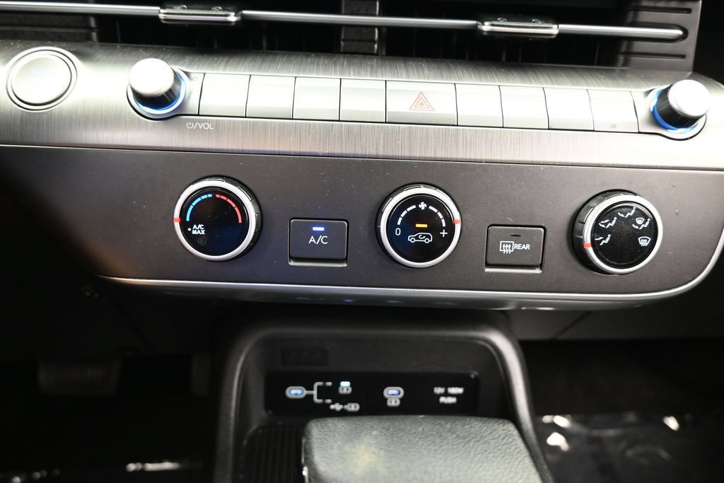 Used 2024 Hyundai Kona SE FWD image 28