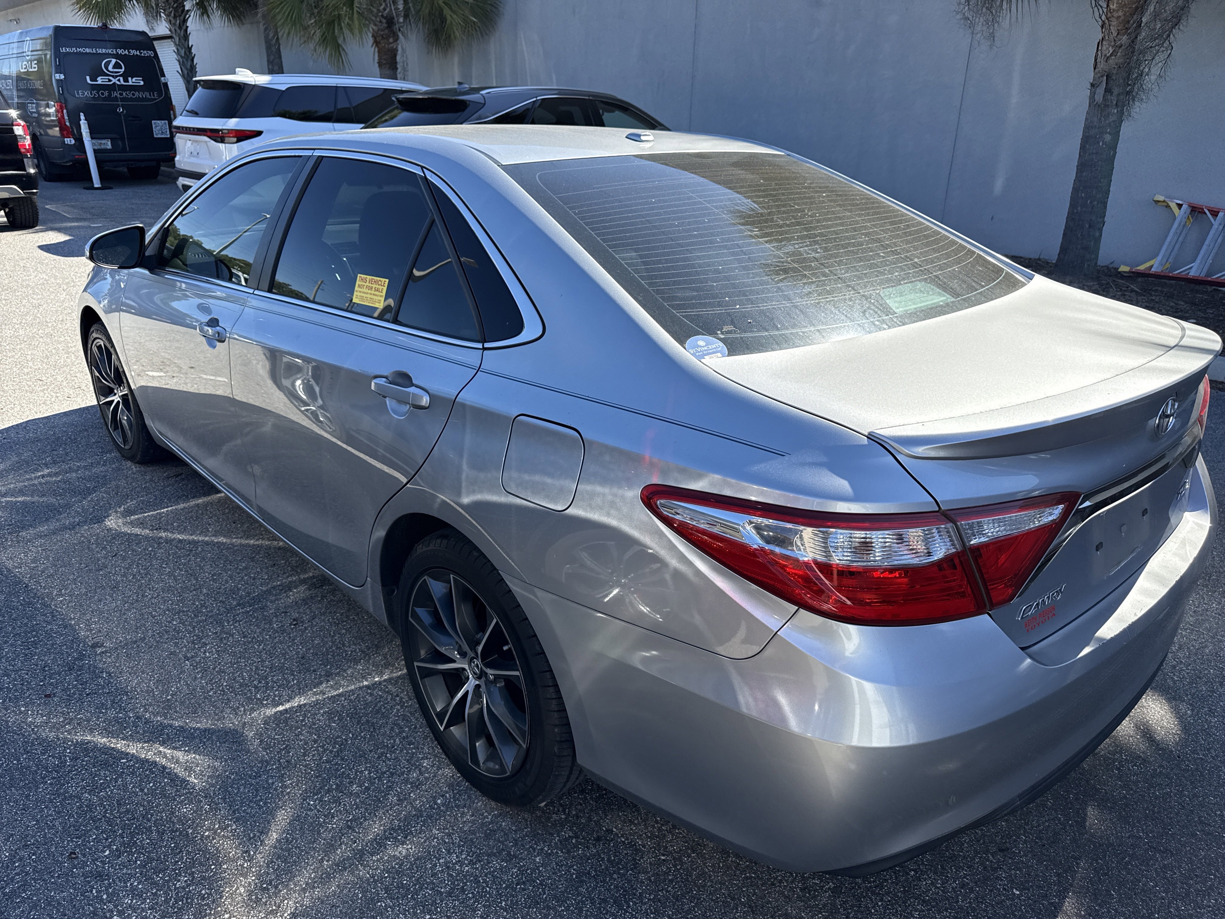 Used 2015 Toyota Camry XSE FWD image 3