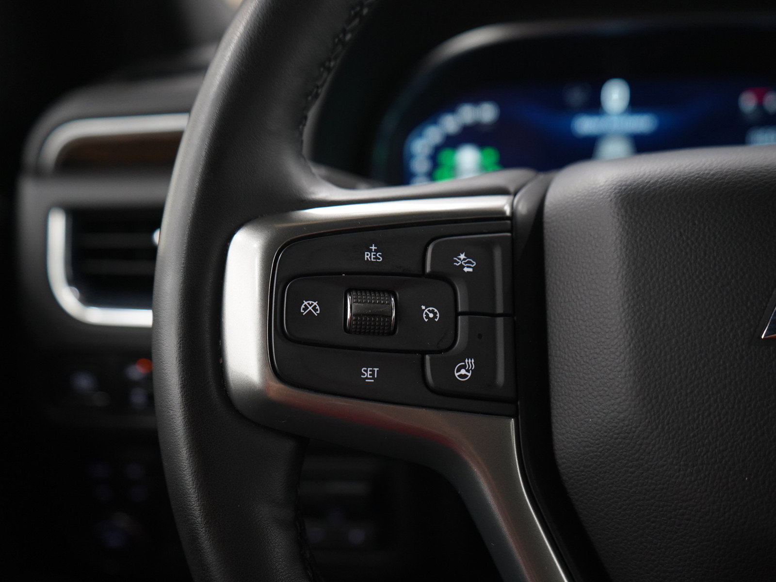 Used 2024 Chevrolet Suburban Premier AWD/4WD image 27