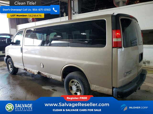 Used 2008 Chevrolet Express 3500 Extended Passenger RWD image 3