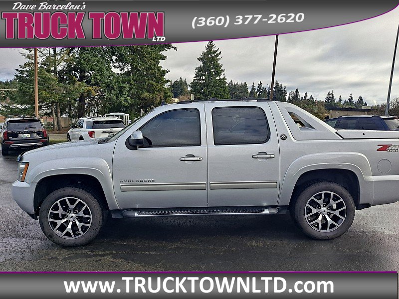 Used 2013 Chevrolet Avalanche LT w/ Suspension Package, Off-Road image 8