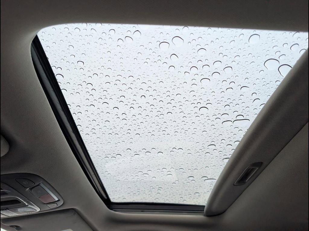 Used 2023 Kia Telluride EX w/ EX Captain's Chair Package image 9