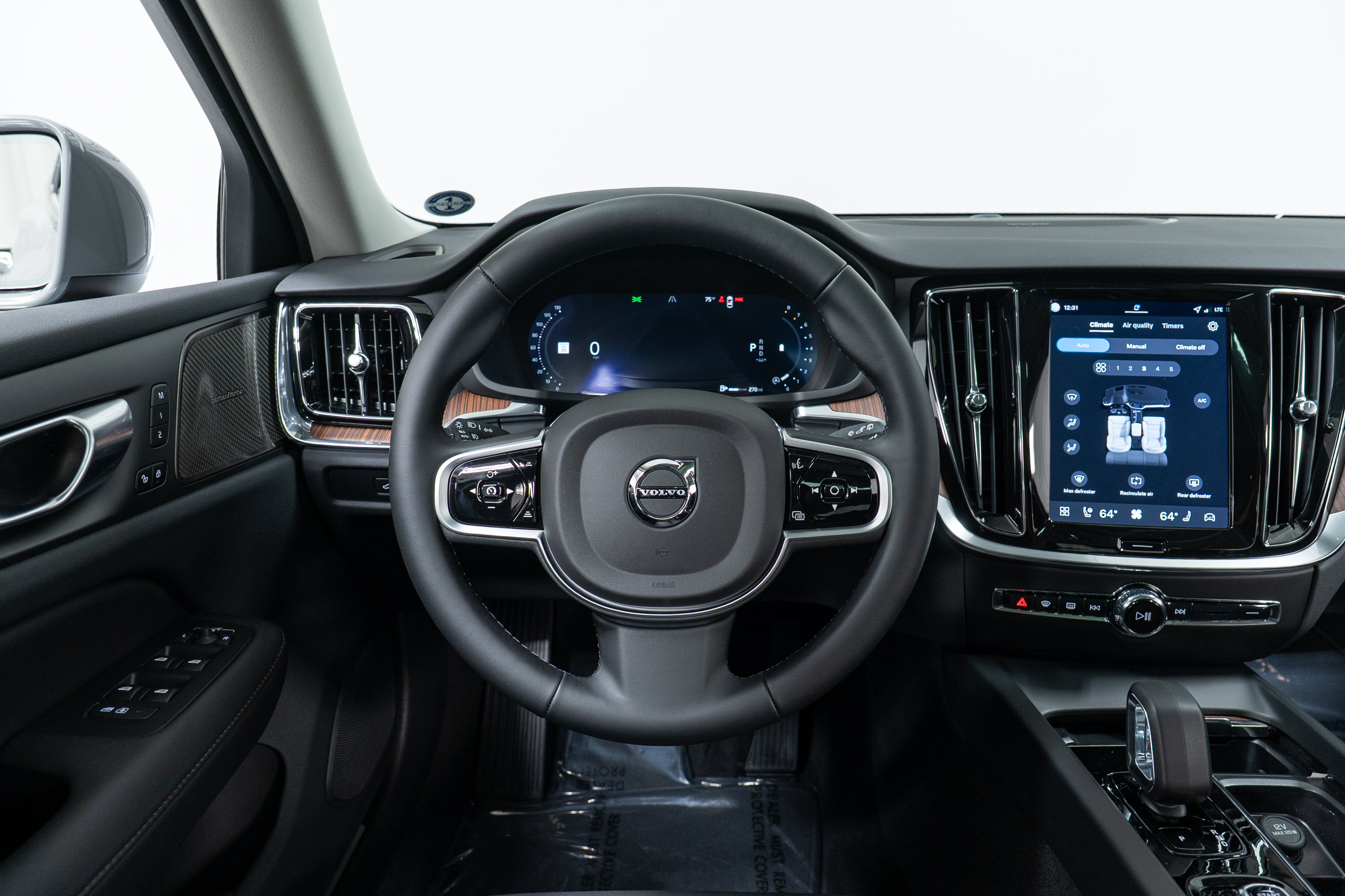 New 2026 Volvo V60 B5 Cross Country Plus w/ Climate Package AWD/4WD image 17