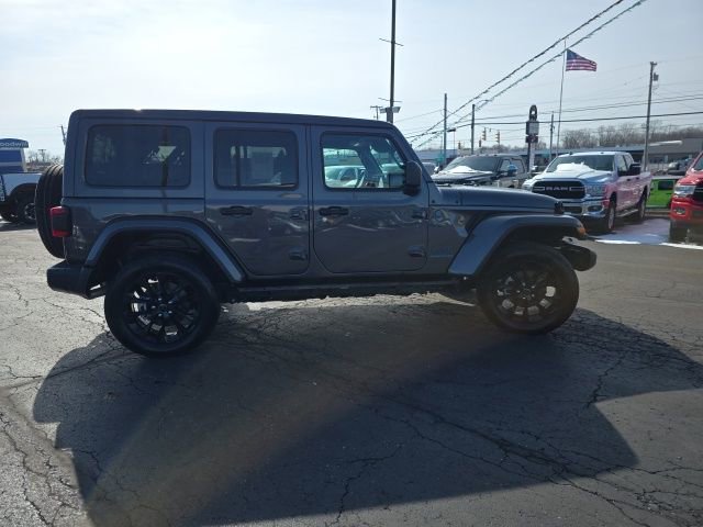 Used 2025 Jeep Wrangler Unlimited Sahara w/ Safety Group image 8