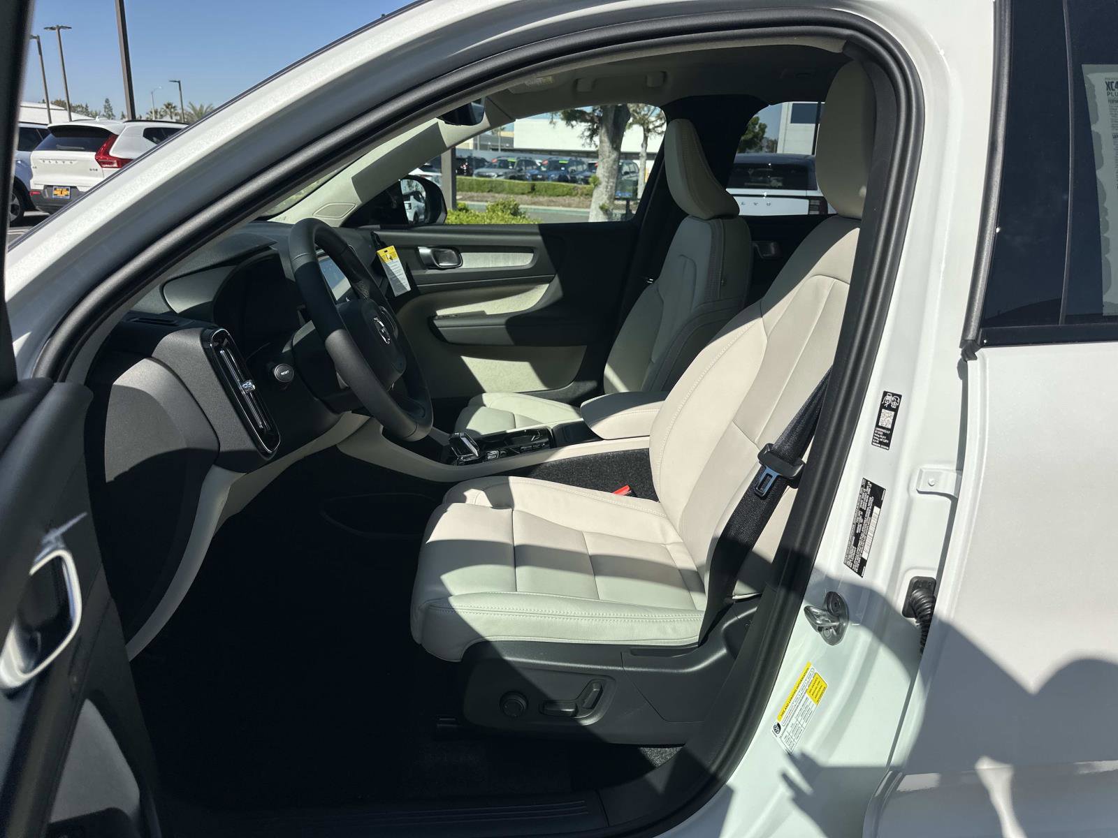 New 2026 Volvo XC40 B5 Plus w/ Protection Package Premier AWD/4WD image 13