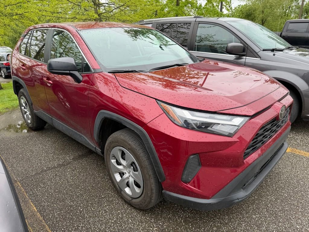 Used 2023 Toyota RAV4 LE AWD/4WD image 5