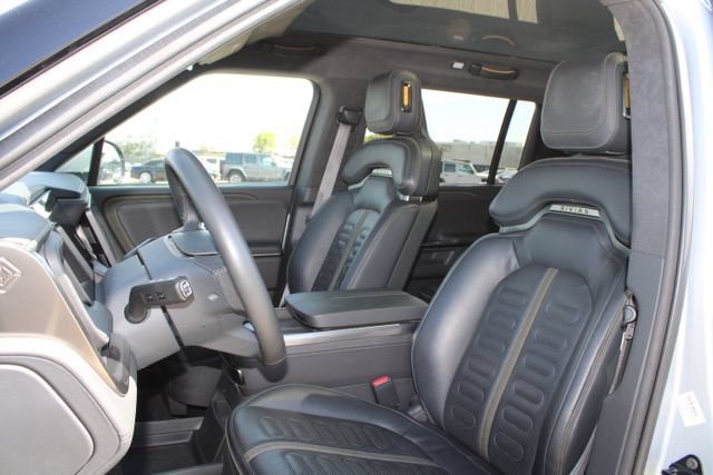 Used 2025 Rivian R1S Adventure AWD/4WD image 42