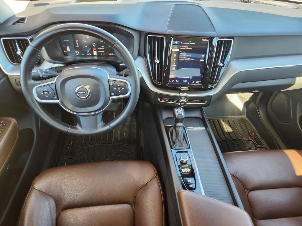 Used 2019 Volvo XC60 T6 Momentum w/ Advanced Package AWD/4WD image 18