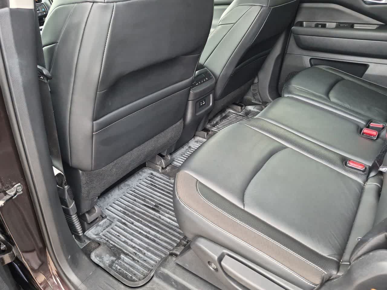 Used 2022 Nissan Pathfinder SL w/ SL Black Package AWD/4WD image 18