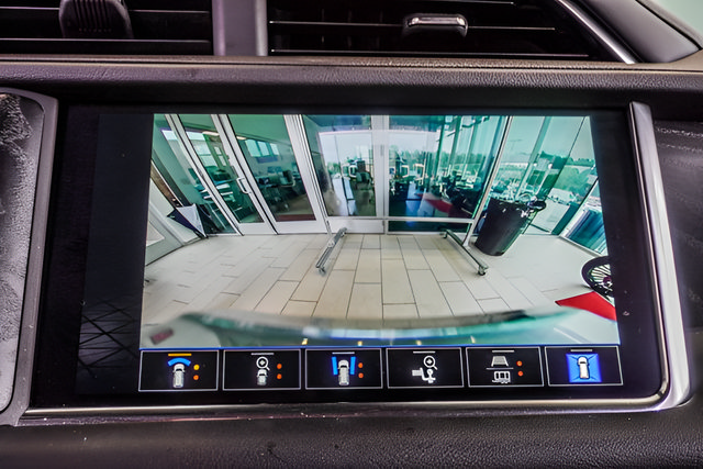 Used 2024 GMC Yukon XL Denali AWD/4WD image 35