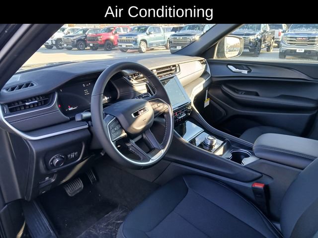 New 2025 Jeep Grand Cherokee L Laredo image 10