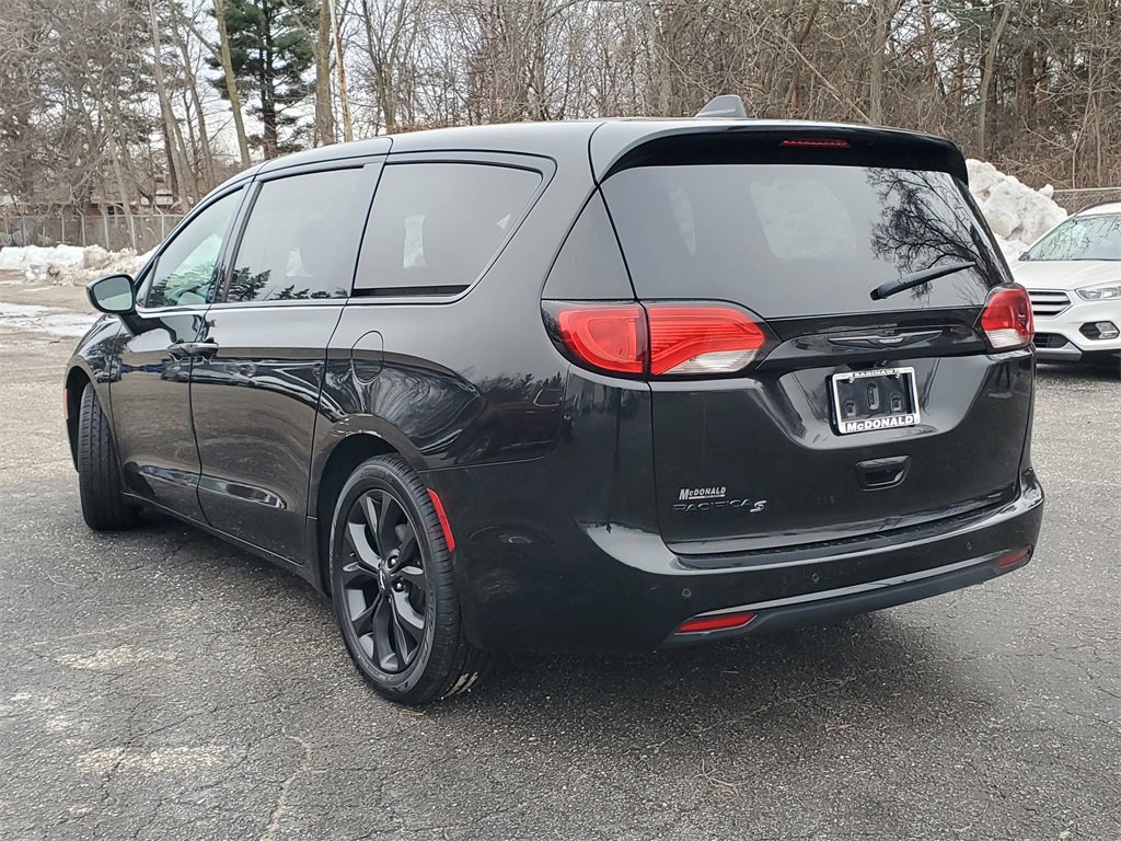 Used 2019 Chrysler Pacifica Touring Plus w/ S Appearance Package image 4