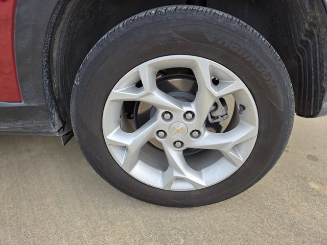 Used 2025 Chevrolet Trax LS w/ LS Convenience Package image 11