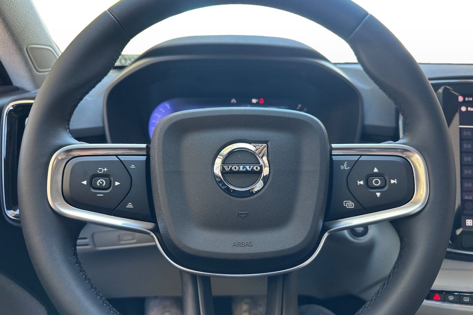 New 2026 Volvo XC40 B5 Plus w/ Protection Package Premier image 25
