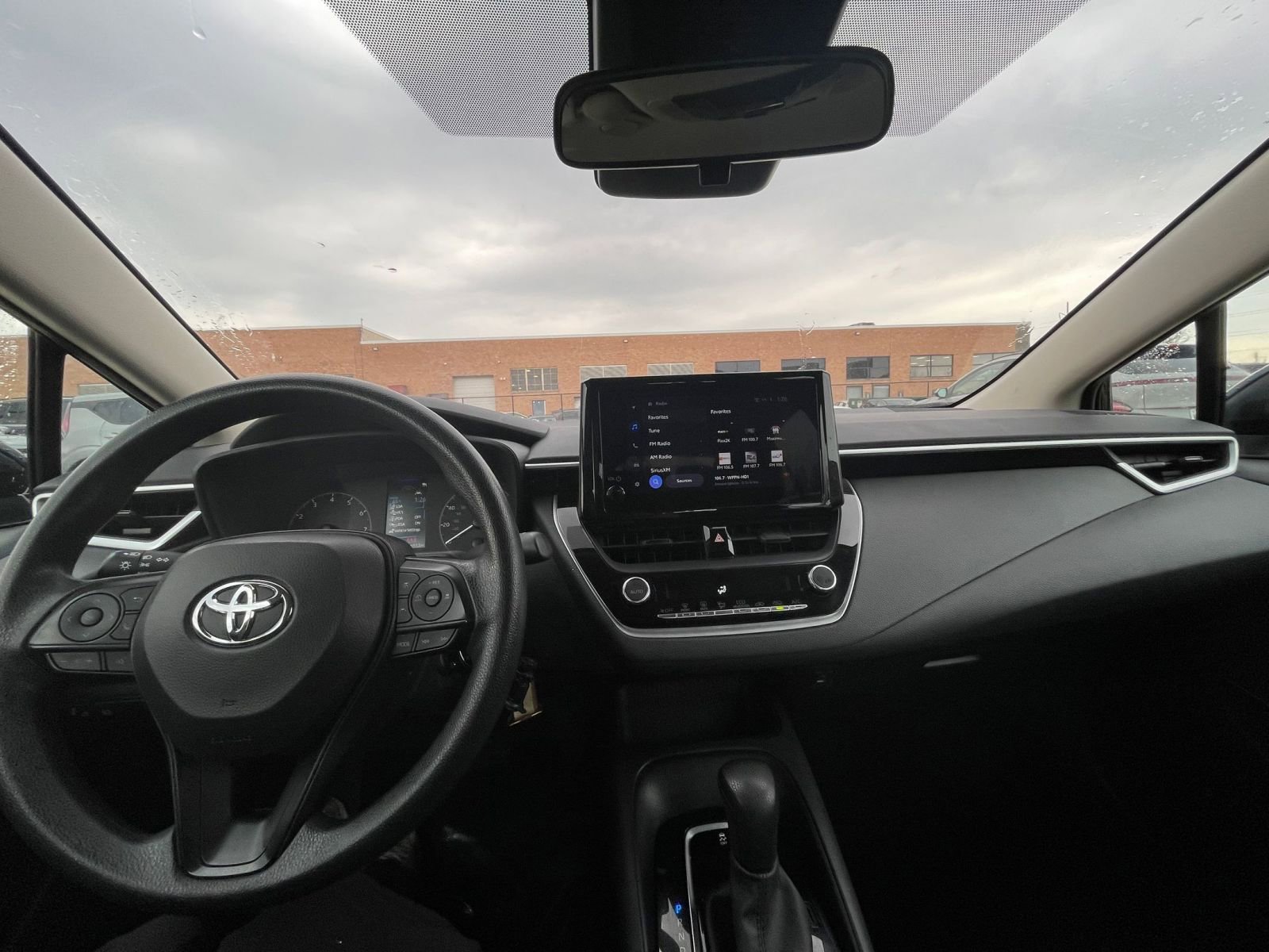 Used 2024 Toyota Corolla LE image 31