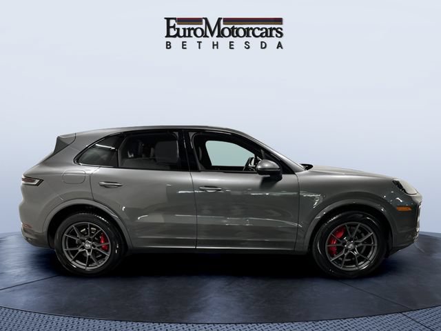 Used 2025 Porsche Cayenne S AWD/4WD image 6