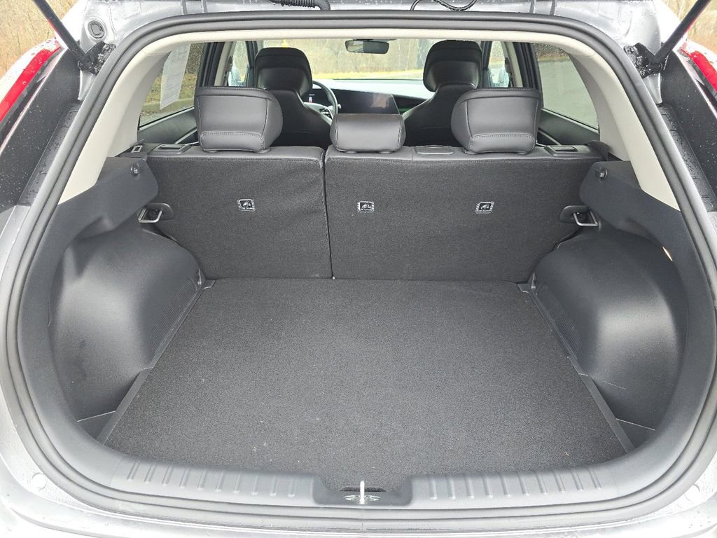 Used 2023 Kia Niro EX image 19