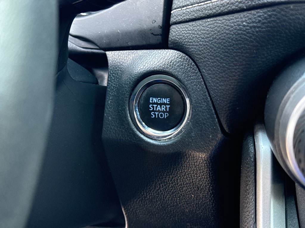 Used 2020 Toyota RAV4 XLE w/ Convenience Package AWD/4WD image 18