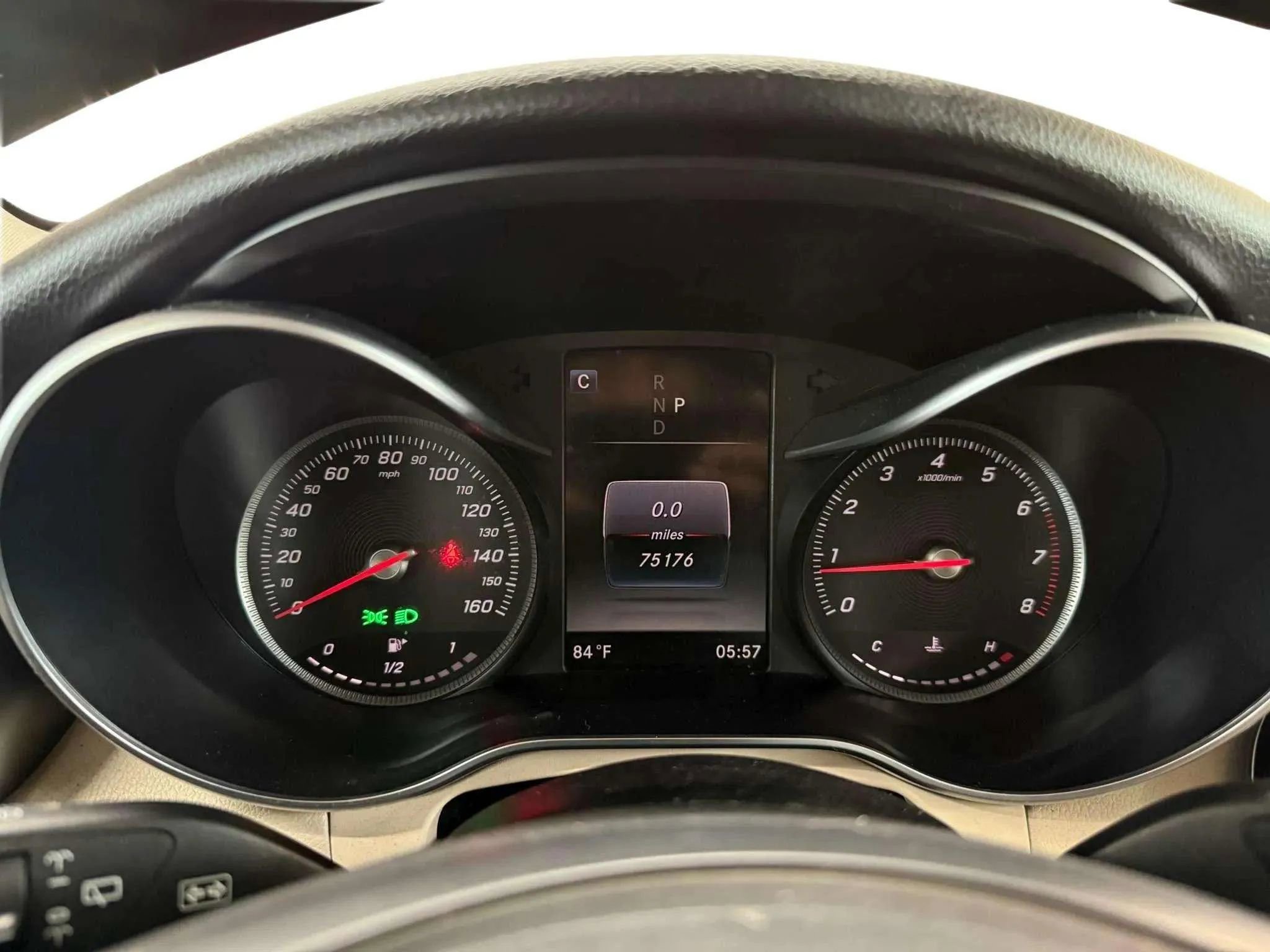 Used 2018 Mercedes-Benz GLC 300 w/ Premium Package image 24