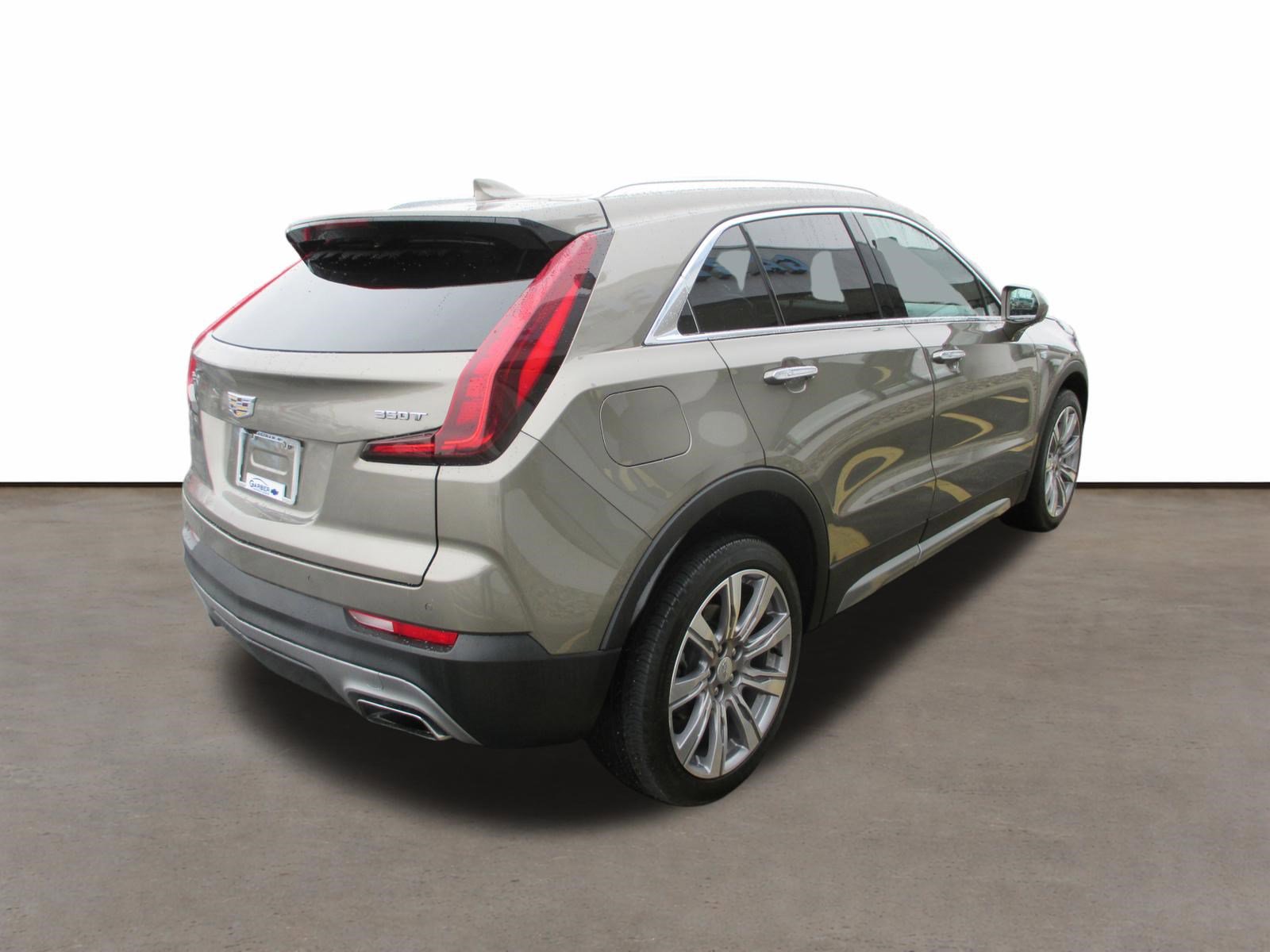 Used 2020 Cadillac XT4 Premium Luxury w/ Cold Weather Package image 5