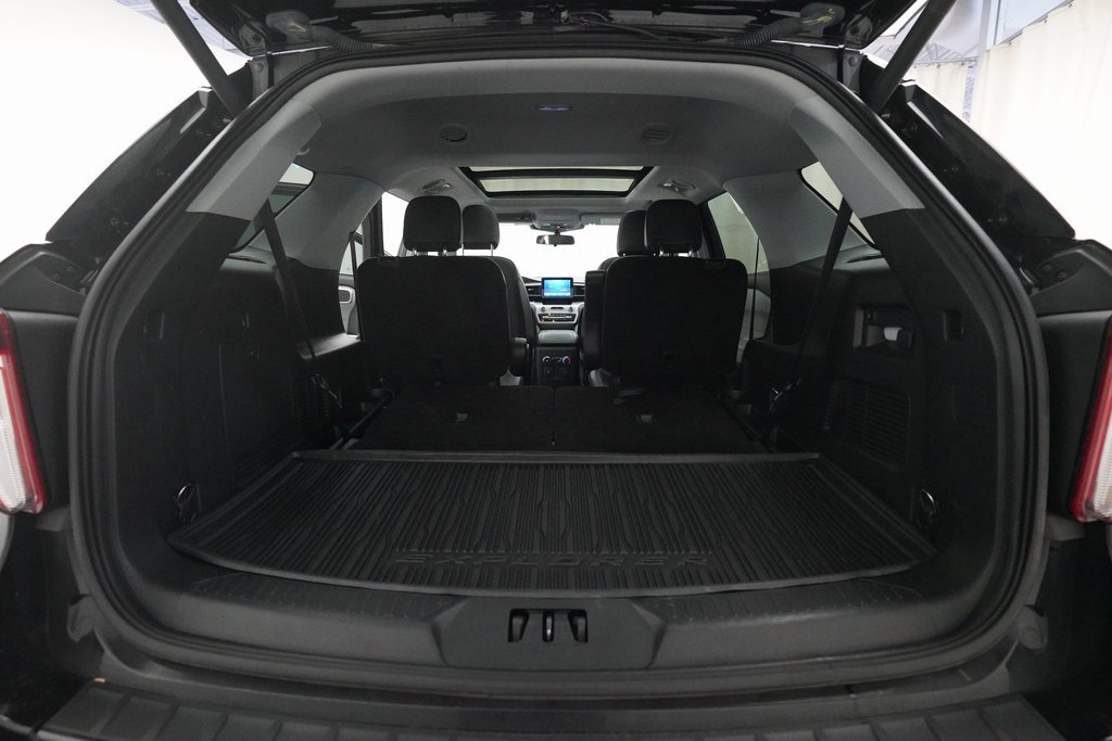 Used 2022 Ford Explorer XLT w/ Equipment Group 202A image 10