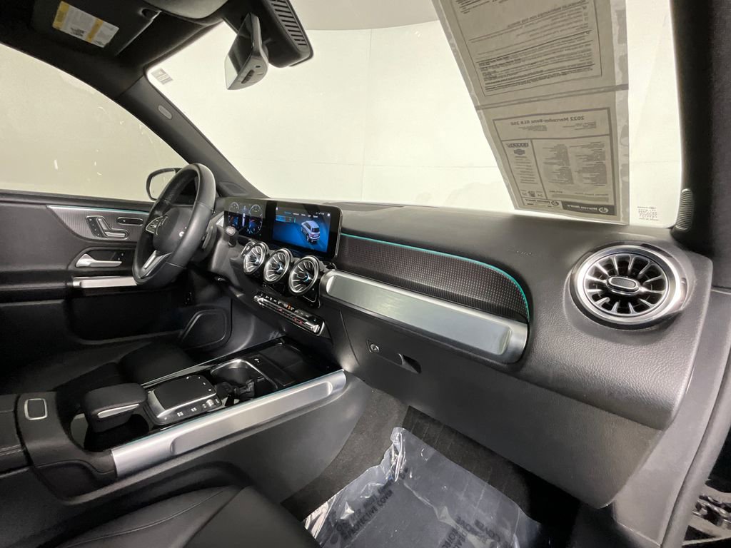 Used 2022 Mercedes-Benz GLB 250 image 22