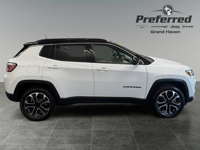 Used 2023 Jeep Compass Limited AWD/4WD image 9