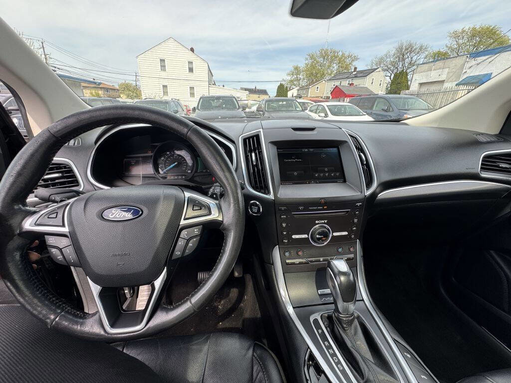 Used 2015 Ford Edge Titanium w/ Equipment Group 302A AWD/4WD image 10