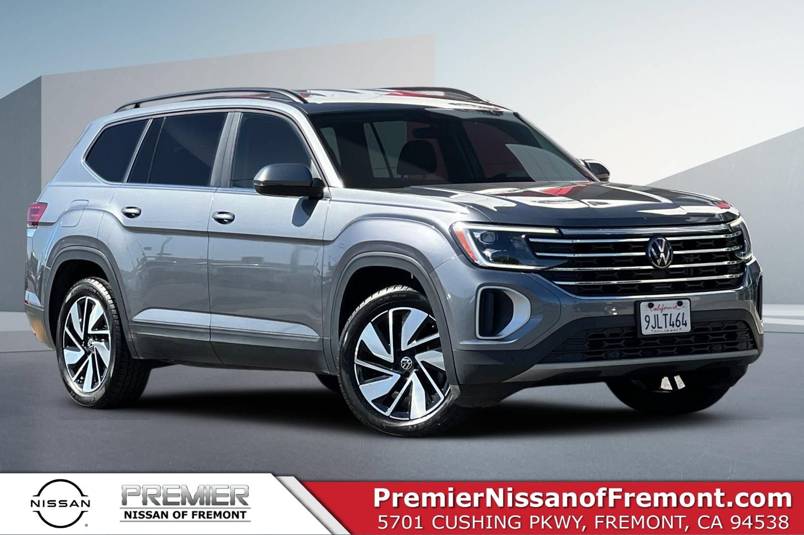 Used 2024 Volkswagen Atlas SE FWD image 1