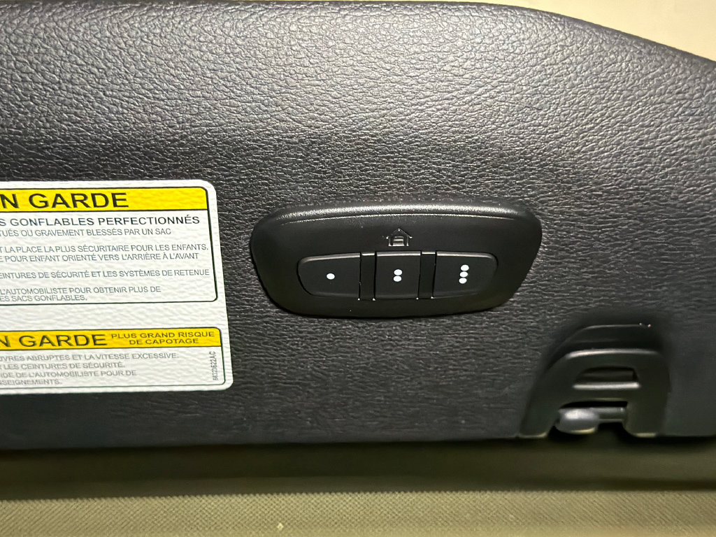 Used 2023 Jeep Wrangler Unlimited Sahara w/ Safety Group AWD/4WD image 30