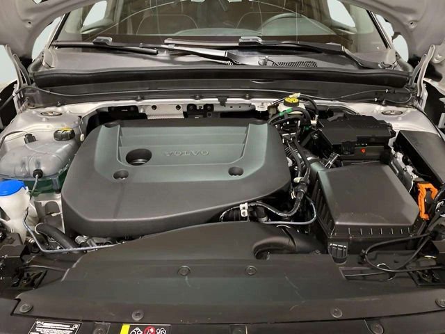 Used 2025 Volvo XC40 B5 Plus AWD/4WD image 85