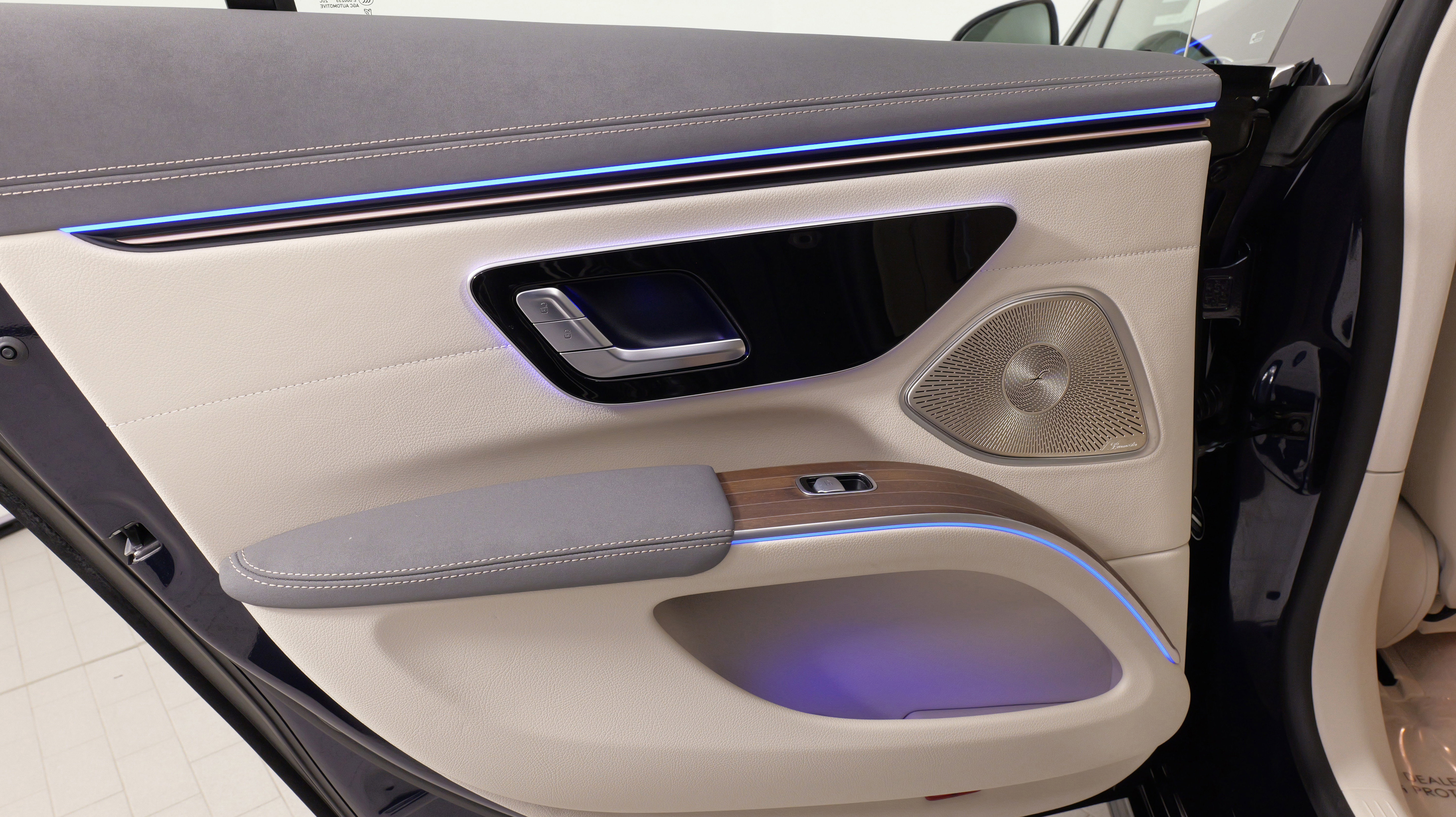 Used 2023 Mercedes-Benz EQS 580 4MATIC Sedan image 38