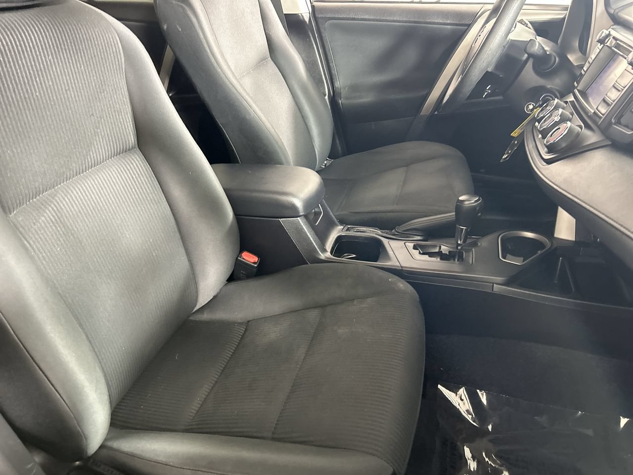 Used 2017 Toyota RAV4 LE FWD image 26