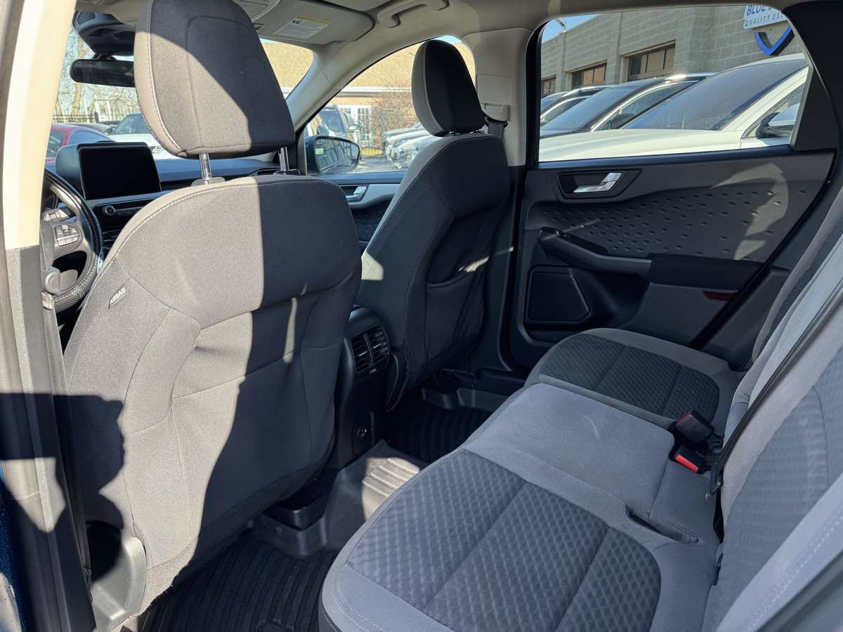 Used 2020 Ford Escape SE image 35