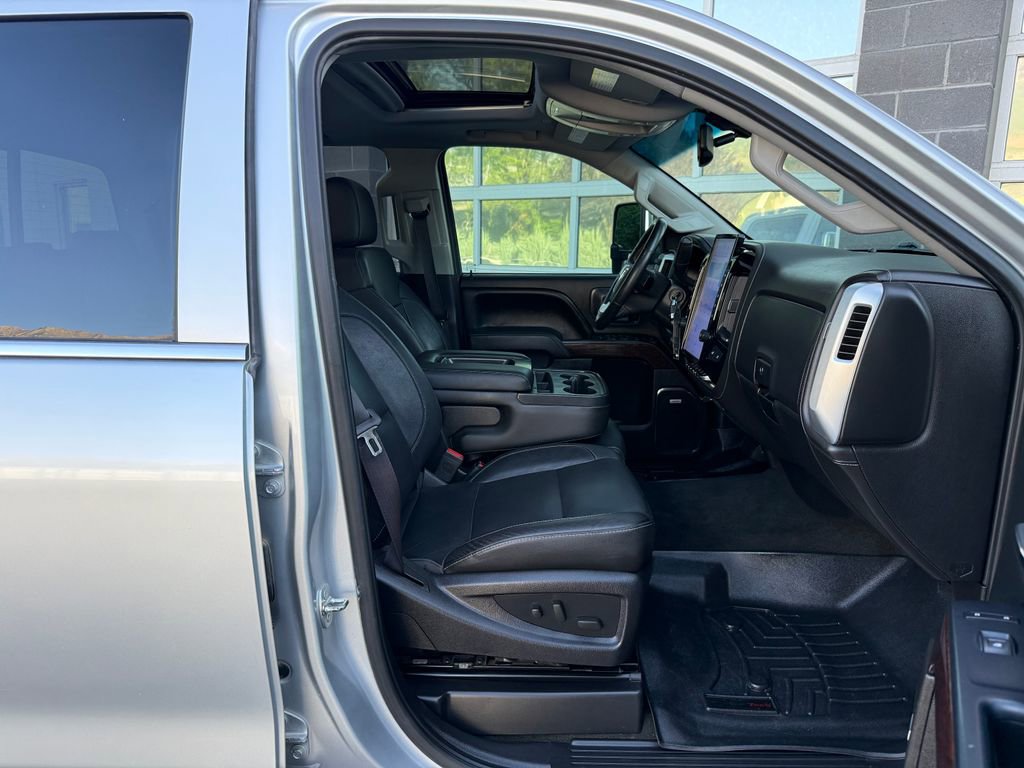 Used 2015 GMC Sierra 2500 SLT w/ Duramax Plus Package AWD/4WD image 44