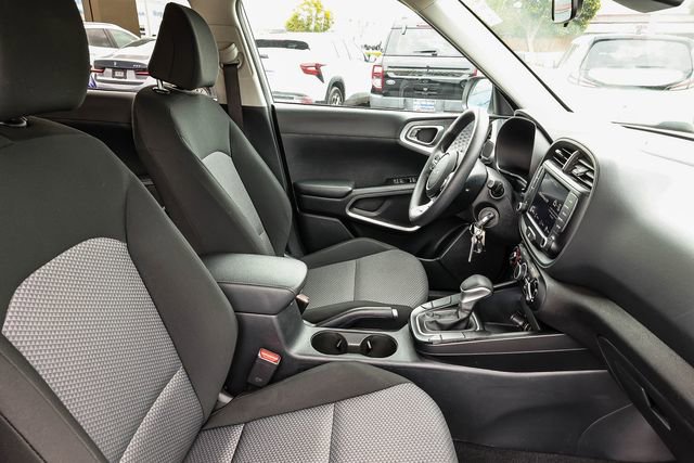 Used 2024 Kia Soul LX w/ Option Group 015 FWD image 18