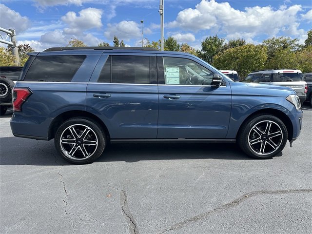 Certified 2019 Ford Expedition Limited w/ Equipment Group 303A image 4