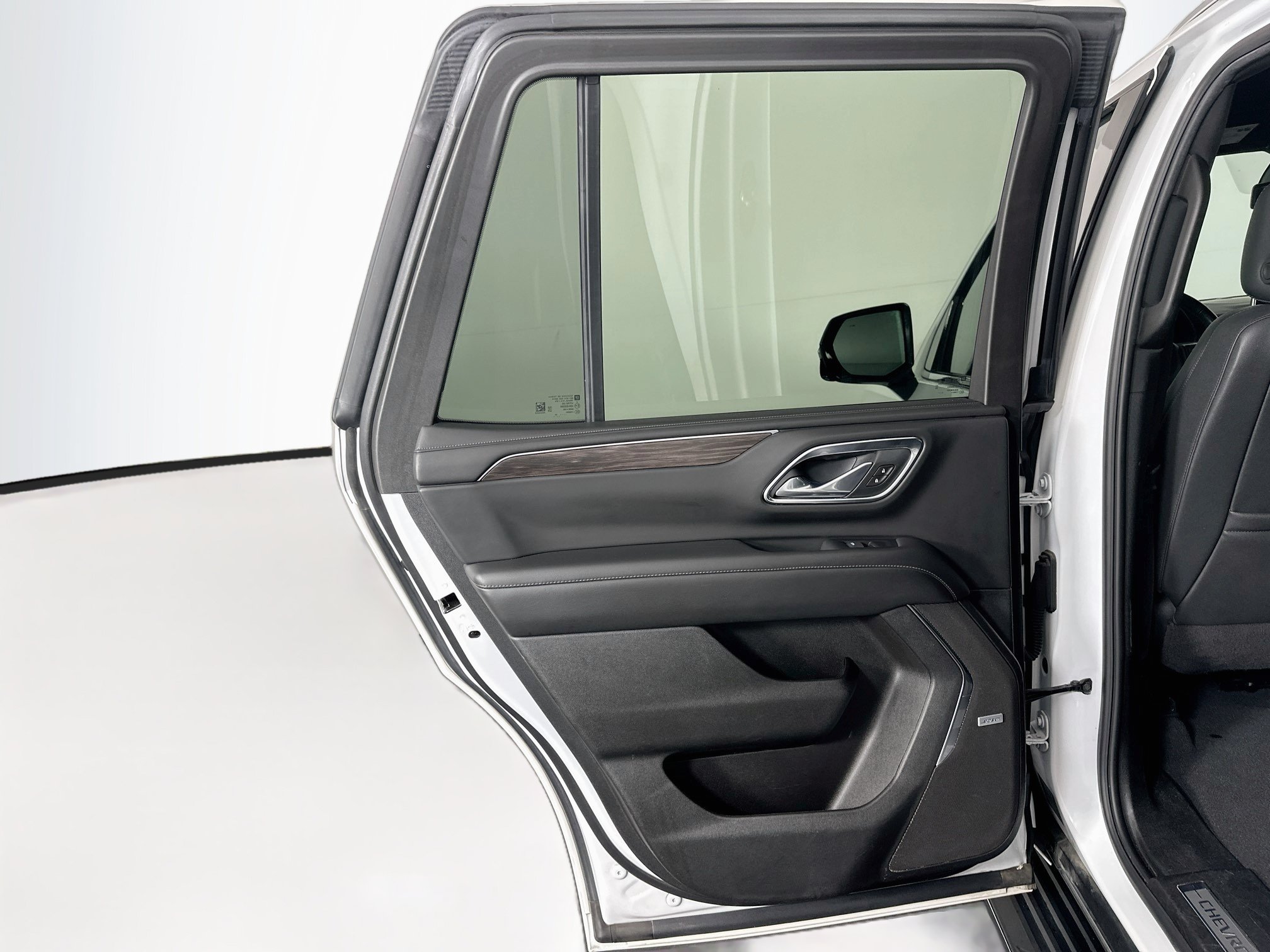 Used 2024 Chevrolet Tahoe LT w/ Luxury Package RWD image 26