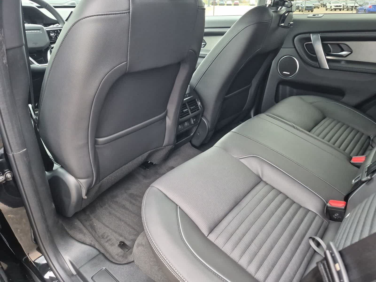 New 2026 Land Rover Discovery Sport Landmark AWD/4WD image 18