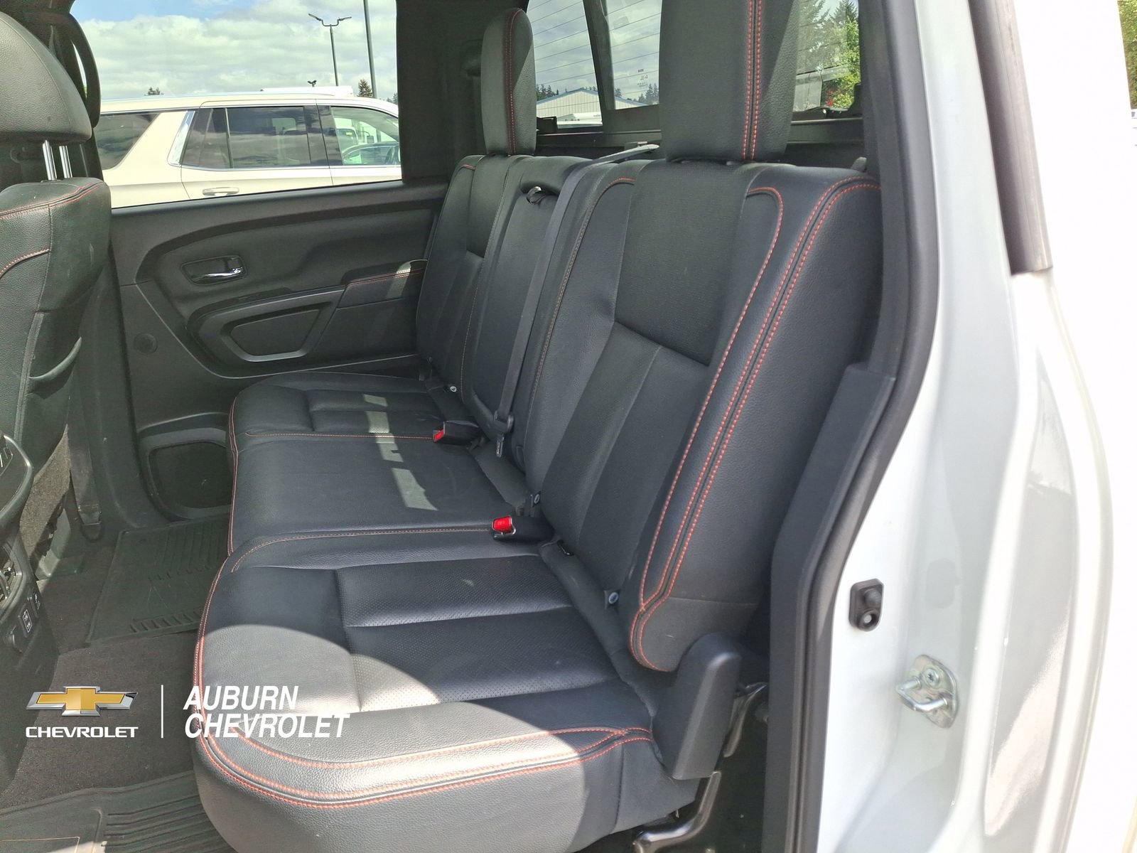 Used 2021 Nissan Titan PRO-4X w/ Pro-4x Convenience Package AWD/4WD image 21