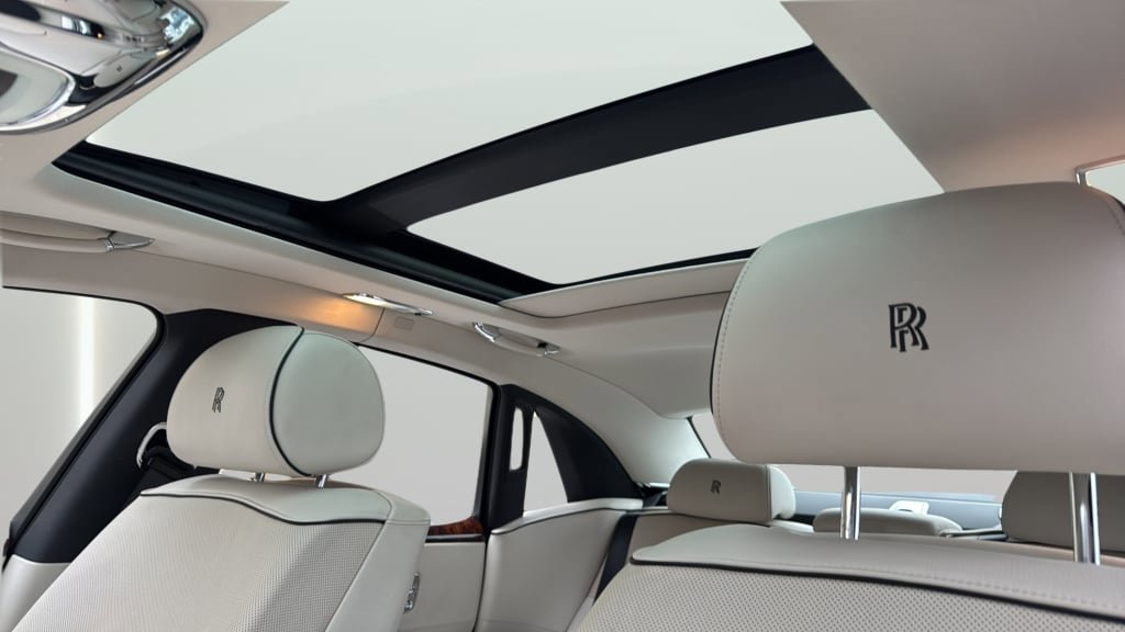 Used 2013 Rolls-Royce Ghost RWD image 30
