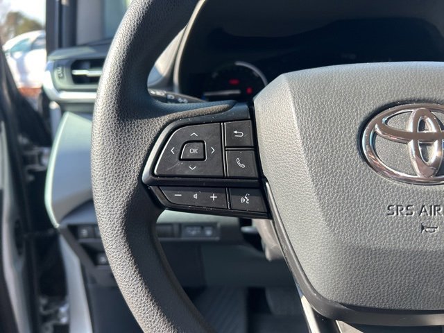 Used 2025 Toyota Sienna LE image 21