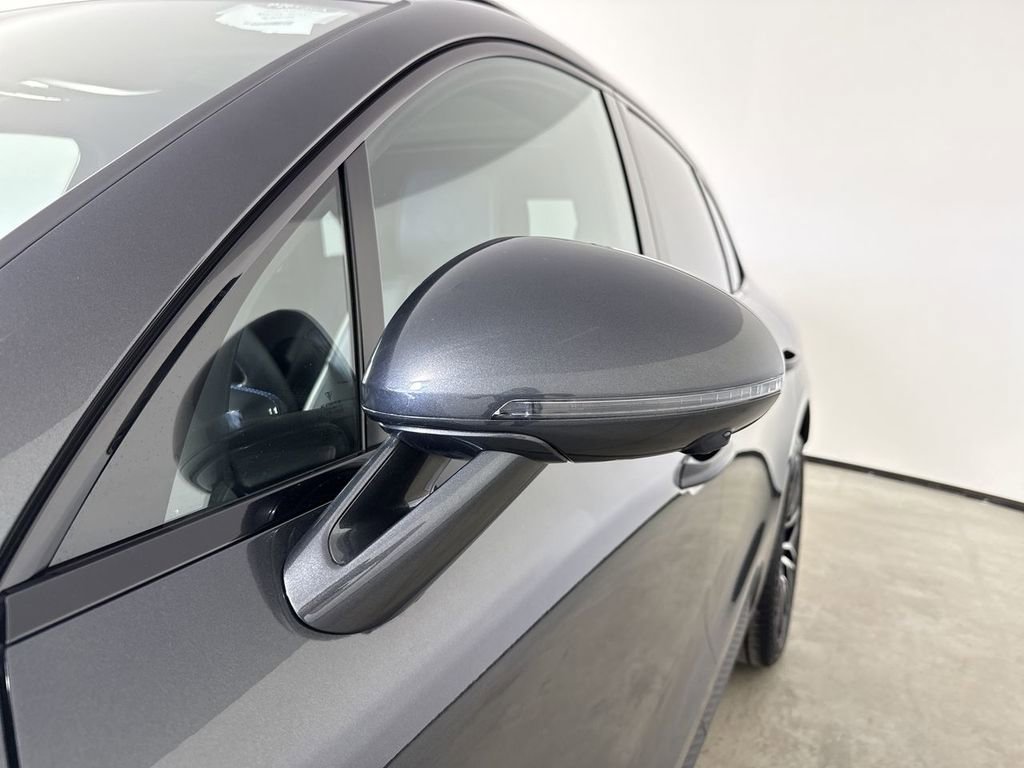 Certified 2024 Porsche Macan Turbo image 12