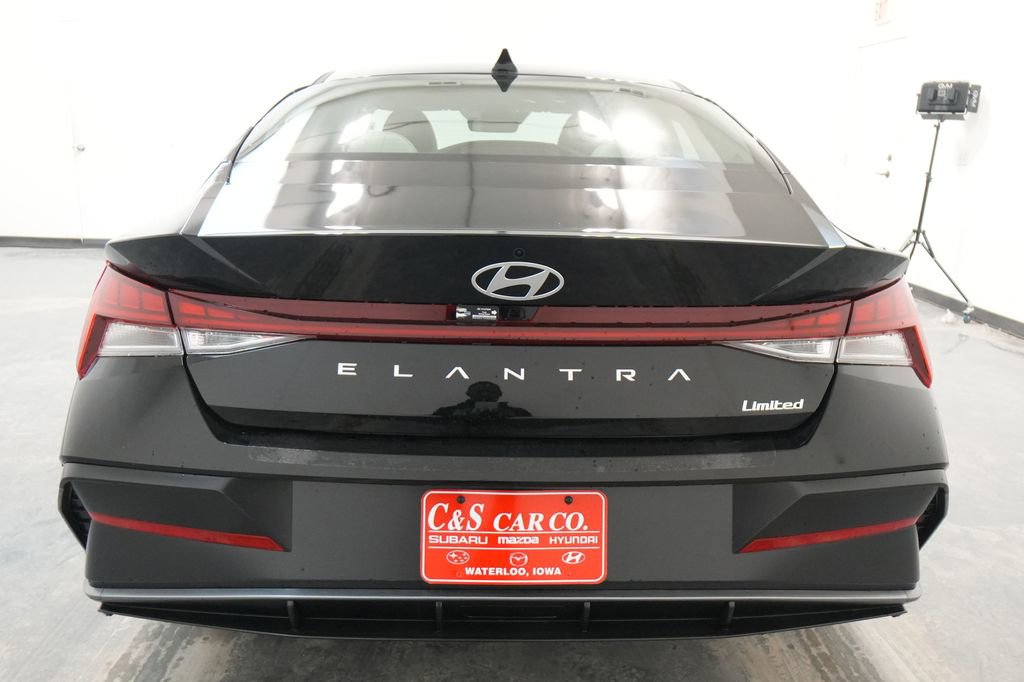 New 2026 Hyundai Elantra Limited image 8