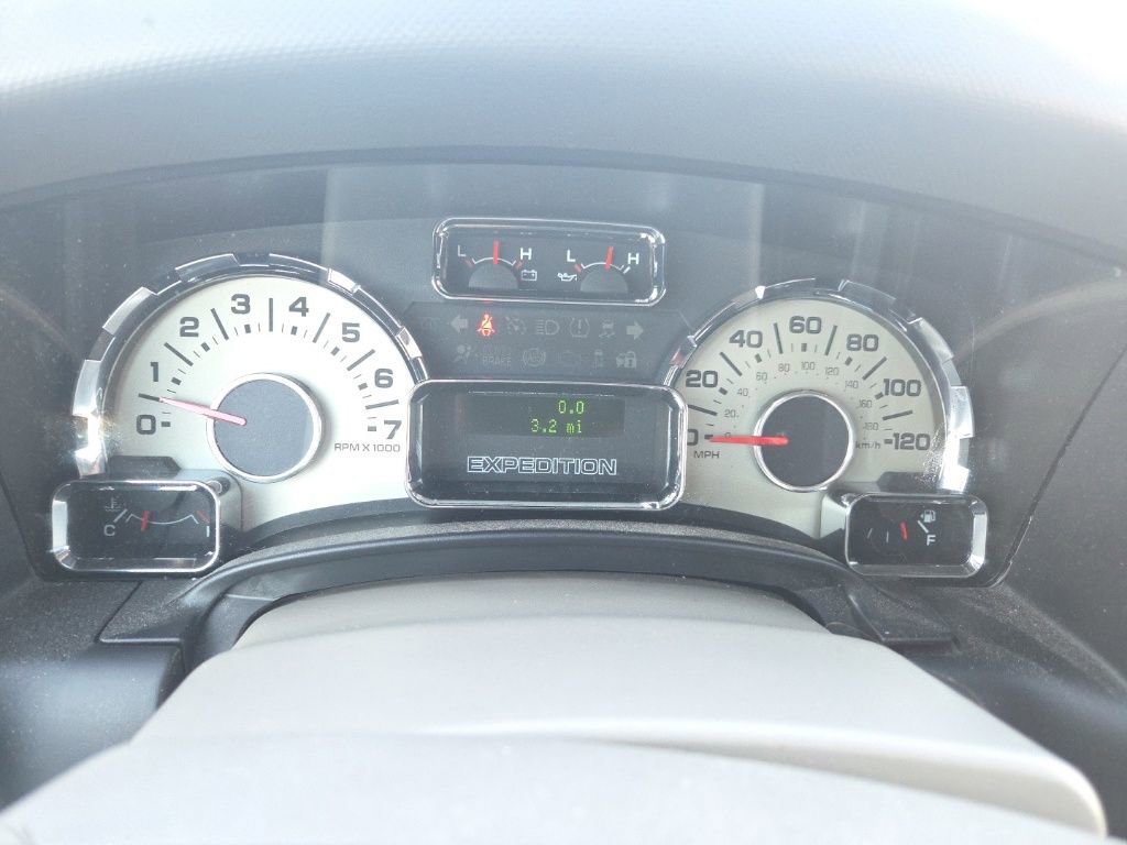 Used 2013 Ford Expedition Limited image 14