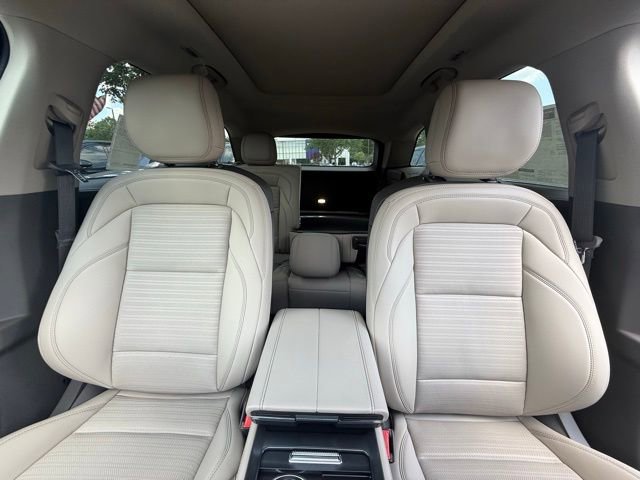 New 2025 Lincoln Nautilus Reserve image 13