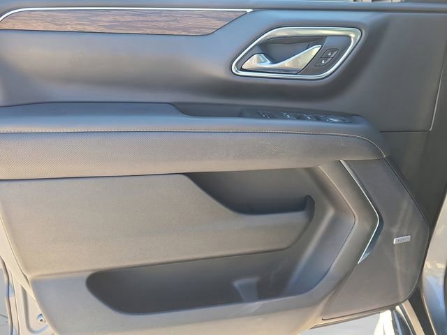 Used 2022 Chevrolet Suburban Premier image 21