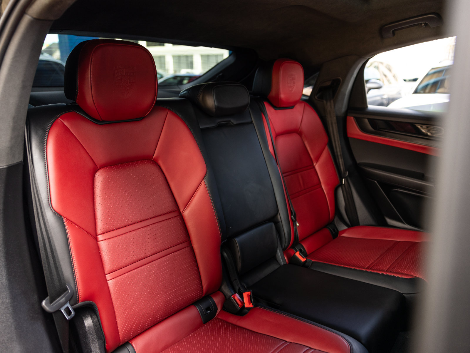 Certified 2025 Porsche Cayenne GTS AWD/4WD image 51