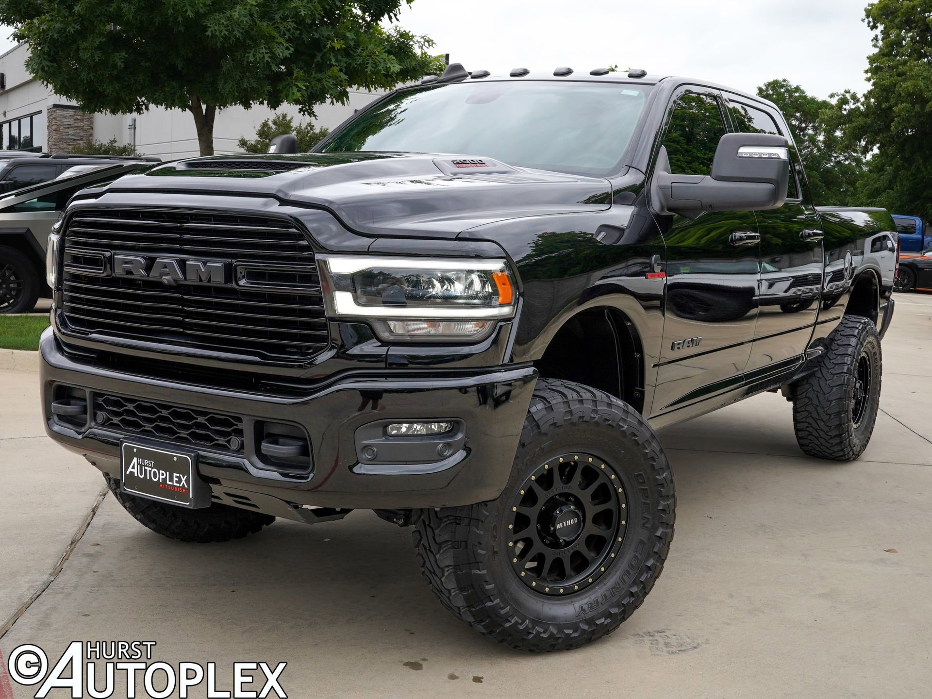 Used 2024 RAM 2500 Laramie w/ Night Edition AWD/4WD image 1