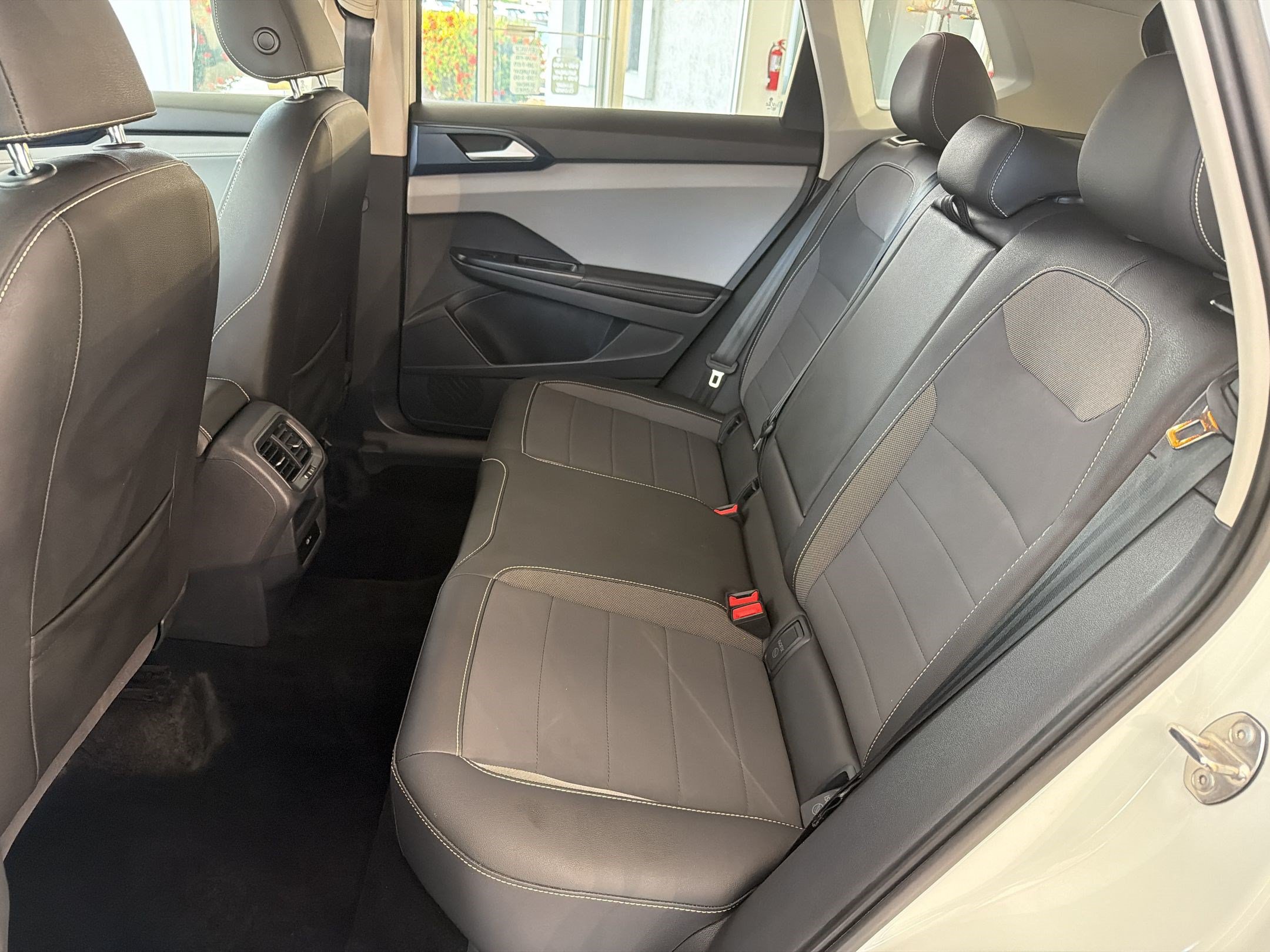 Used 2024 Volkswagen Taos SE FWD image 23